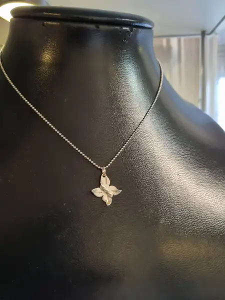Fjäril i sterlingsilver
