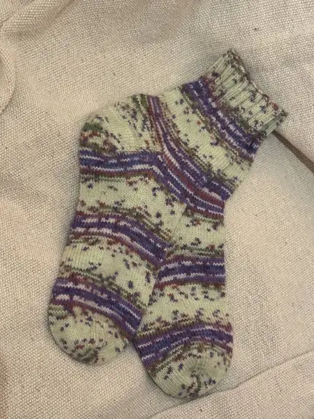 Varma och smidiga handstickade sockor storlek 37