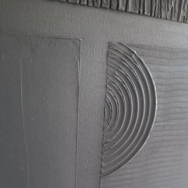 Silent Box – Gränslös Struktur i Matt Svart (50x70 cm)