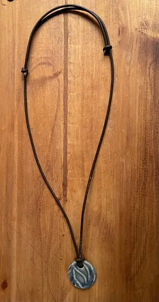 Keramik +läderhalsband