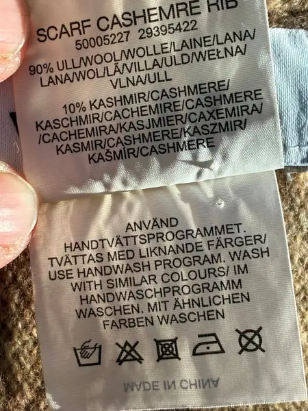 Sjal i ull och kashmir med Ecoprint